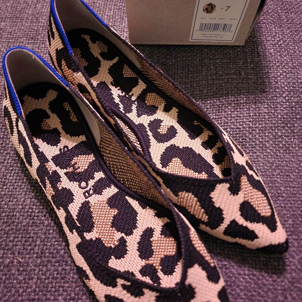 Rothys Point in Desert Cat Size 7 - Never Worn